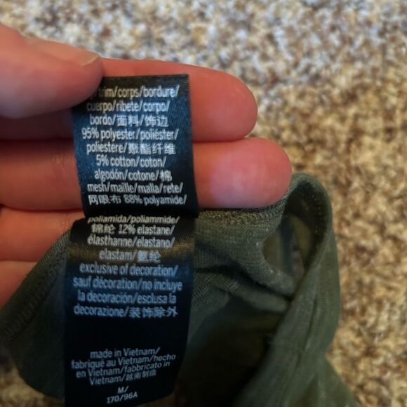 Victoria Sport Sheer Sleeveless Tank Top Size Medium - Picture 7 of 7